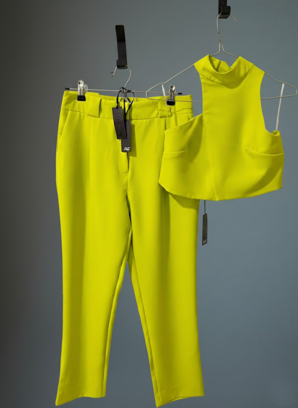 CONJUNTO SASTRERO GUBHA